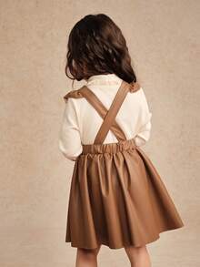 SHEIN Reset Phase Set de 2 piezas: Blusa de unicolor con cuello mao y vestido con volantes en el bajo para niña