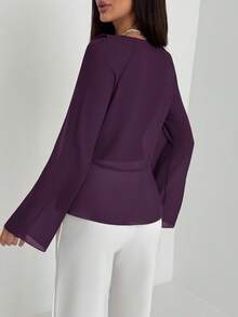 Aloruh 女士新款时尚通勤日常休闲波西米亚风荷叶边装饰深V领长袖修身衬衫 - 紫色 - 查看 2