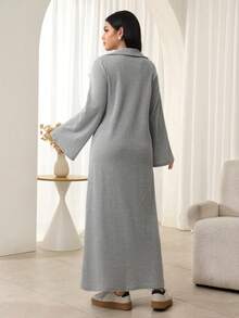 Al Najma 女士灰色花卉印花长袖翻领优雅阿拉伯连衣裙 - 灰色 - 查看 2
