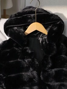 SHEIN Elladie kids 1件女童蓬松仿皮草长袖外套，优雅奢华短款宽松连帽大衣，适合秋冬季搭配裙子、牛仔裤，适合派对和休闲场合穿着。 - 黑色 - 查看 8