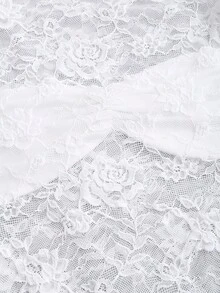 Sweetra 女士复古性感蕾丝透视喇叭袖修身衬衫，舒适百搭，适合春秋季派对和休闲穿着。 - 白色 - 查看 5