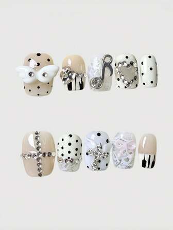 Kawaii Punte di unghie finte in stile ballerina con bordo in pizzo, fiocco romantico a forma di cuore, ali bianche in metallo e nota musicale rosa, prodotte in serie per un look energico e adatte per uscite quotidiane e appuntamenti