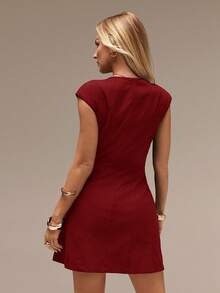 SHEIN Forever 21 春夏女装浪漫/舞会/正式/生日/90年代风格/商务休闲/优雅/西式/外出/时尚/休闲/千禧年风格/夜店/办公室/鸡尾酒会/复古/紧身/锐舞派对/音乐节/趣味/优雅/老钱风/街头风/度假装/乡村音乐会/工作装/端庄/春假/单身派对/演唱会/酷炫/基础款/毕业/A字裙/短款/黑色迷你裙 - 紅色 - 查看 8