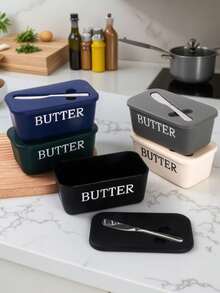 1个PP材质黄油碟，带盖和刀，碟身印有“BUTTER”字样，可保持黄油新鲜，方便日常早餐和烘焙使用。 - 彩色 - 查看 5