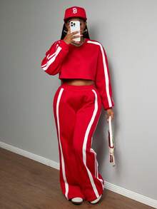 Slaydiva Nouvelle tenue automne/hiver pour femme, tenue de rentrée scolaire, costume d'Halloween, style business casual, tenue de tous les jours, streetwear à la mode, style académique vintage, chic sportif, sweat-shirt à manches longues et col V épaules tombantes avec bande blanche latérale, pantalon court et pantalon large, ensemble sweat-shirt en polaire rouge - 2 pièces