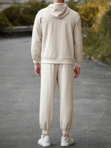 Manfinity Homme 男士秋季长袖连帽卫衣，带口袋和抽绳，搭配运动裤套装，男士针织套装，男士套装，奶油色男士服装，男士家居服套装，男士针织套装 - 杏色 - 查看 2