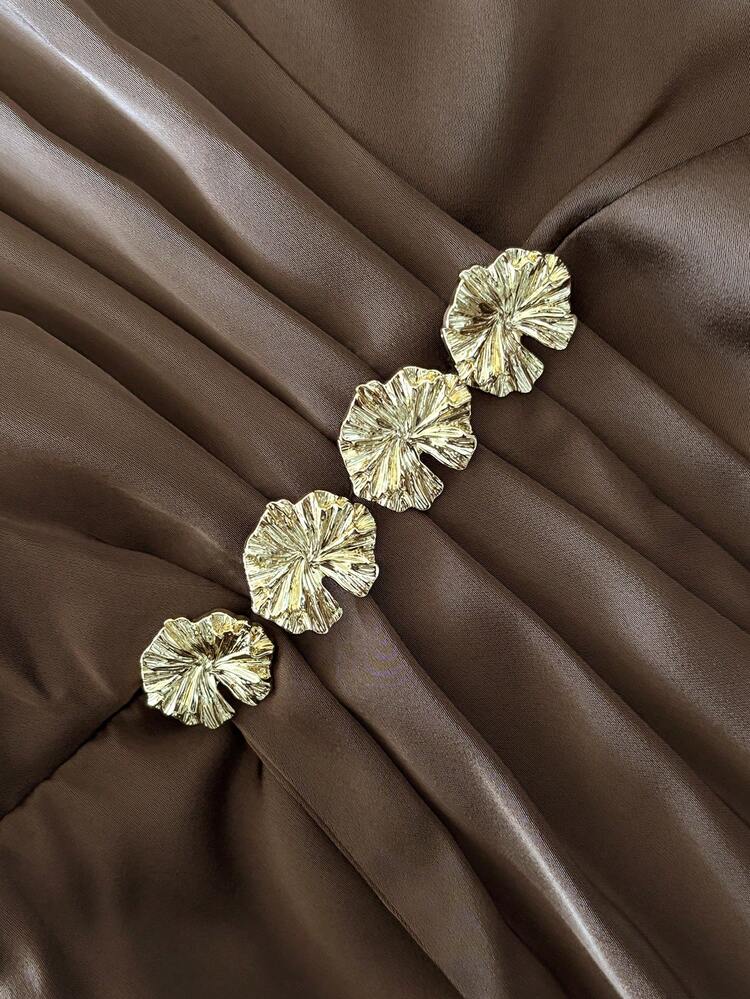 Flirla Váy maxi xếp ly cổ chữ V bằng vải satin bóng cỡ lớn cho nữ, tay dài dáng chữ A, màu nâu sô cô la, trang trí ruy băng, họa tiết crepe, phong cách đường phố Pháp cổ điển thanh lịch, tối giản, phong cách Úc giản dị, thời trang mùa đông, thích hợp cho Halloween, Giáng sinh, Lễ tạ ơn, Tiệc trà chiều, những dịp bán trang trọng, Mùa thu/Đông - màu nâu - Xem 8