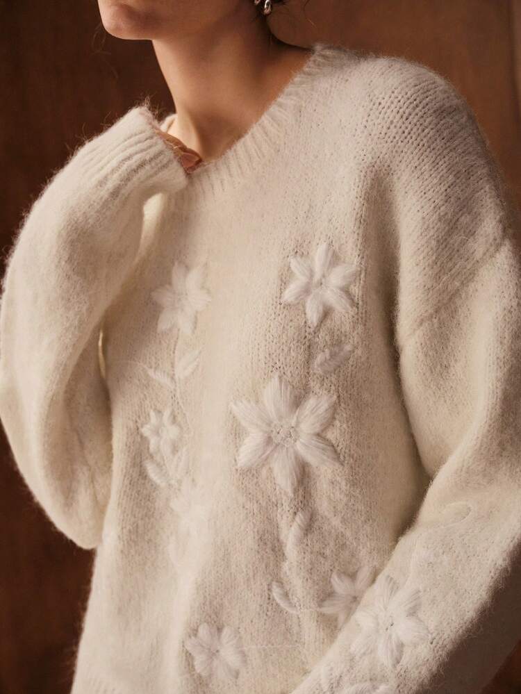 WOMEN'S FLORAL EMBROIDERED SWEATER, LUXURIOUS RELAXED SOFT STYLE, AUTUMN/WINTER