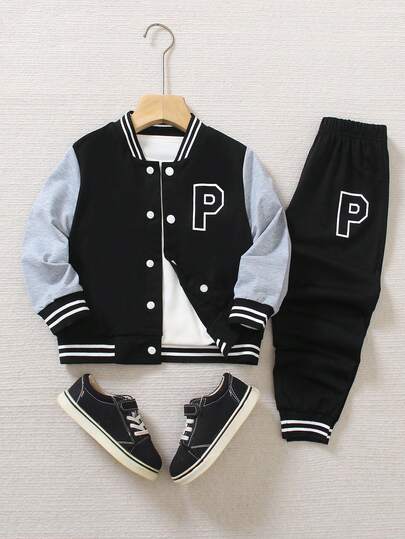 SHEIN Genkimix Kids 4-7岁男童学院风棒球夹克两件套 - 黑色针织开衫棒球夹克，白色袖子，字母“P”印花，搭配印花运动裤，罗纹领口、袖口和裤脚，舒适休闲，适合春秋季日常穿着、运动、上学、旅行