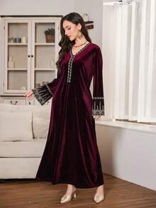 Al Najma Elegant Loose Fit Velvet Dress With Gold Embroidery Applique, Luxurious And Graceful Style, Suitable For Balls In Autumn/Winter Kaftan Jalabiya Dress - Burgundy - View 3