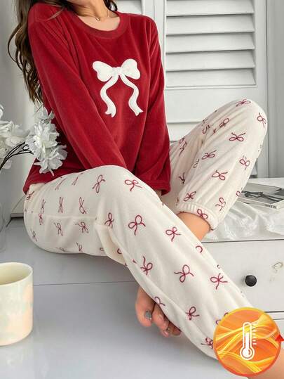 1 套少女蝴蝶结装饰奶油色长袖蓬松毛衣 + 蝴蝶结缀饰毛绒睡裤，弹力针织面料，可机洗，舒适合身的家庭装（1 套单独出售）