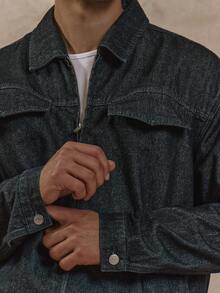 Musero 男士飞行员夹克，原色牛仔风格，翻盖口袋拉链设计，春夏款 - 深色水洗藍 - 查看 2