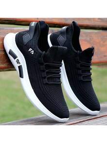 Zapatillas deportivas de moda para hombre de color sólido, ligeras y transpirables de malla de tela, talón suave y cómodo para proporcionar estabilidad, diseño de suela elástica antideslizante de alta amortiguación para una mejor protección de los pies, adecuadas para caminar, deportes al aire libre, correr, hacer ejercicio, fitness, fiesta, fiesta, uso diario
Zapatillas deportivas de hombre en textil ligero y transpirable, de estilo casual con cordones y puntera redonda pequeña - Negro - Ver 2