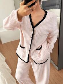 SHEIN 撞色滚边双口袋开襟长袖上衣和裤子女士家居服套装，蓬松舒适的冬季服装 - 淺粉色 - 查看 3