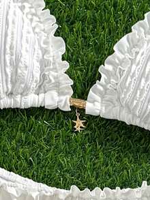 Swim Mod 女士纯色提花面料挂脖金属装饰荷叶边比基尼套装，春夏款 - 白色 - 查看 5