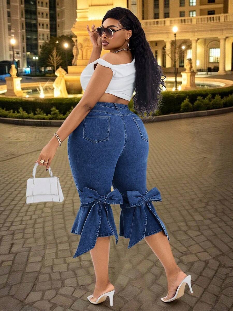 Slaydiva 大码女式弹力牛仔裤，饰有蝴蝶结，修身休闲七分喇叭裤腿牛仔套装 - 深色水洗藍 - 查看 1