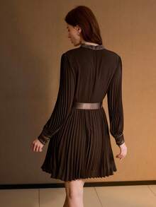 MOTF PREMIUM 纯色高领灯笼袖褶裥搭扣腰带短连衣裙