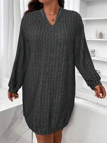SHEIN LUNE Đầm nỉ dài đến đầu gối, cổ chữ V, tay dài, viền cổ tay và gấu áo mềm mại, cỡ lớn, thanh lịch cho các buổi đi chơi, tụ tập và mặc ở nhà thoải mái - Màu xám đen - Xem 4