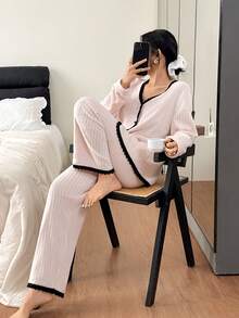 SHEIN 撞色滚边双口袋开襟长袖上衣和裤子女士家居服套装，蓬松舒适的冬季服装 - 淺粉色 - 查看 5