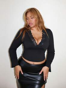 MelDlgn Plus Size Women V-Neck Contrast Lace Trim Solid Long Sleeve Top Tee For Outdoor, Autumn/Winter - Black - View 6