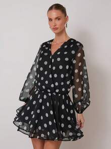 COSMINA 女士波点印花V领灯笼袖荷叶边下摆连衣裙，浪漫风格，适合日常穿着、约会、黑白波点印花、雪纺面料、春秋季连衣裙、度假连衣裙、优雅连衣裙和时尚迷你连衣裙。 - 黑與白 - 查看 2