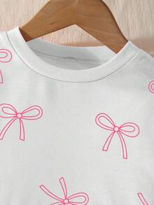 女孩休闲可爱圆领插肩袖宽松短款蝴蝶印花 T 恤和松紧腰直筒宽松牛仔裤，3D 蝴蝶结设计，适合所有季节，适合返校装 - 白色 - 查看 6