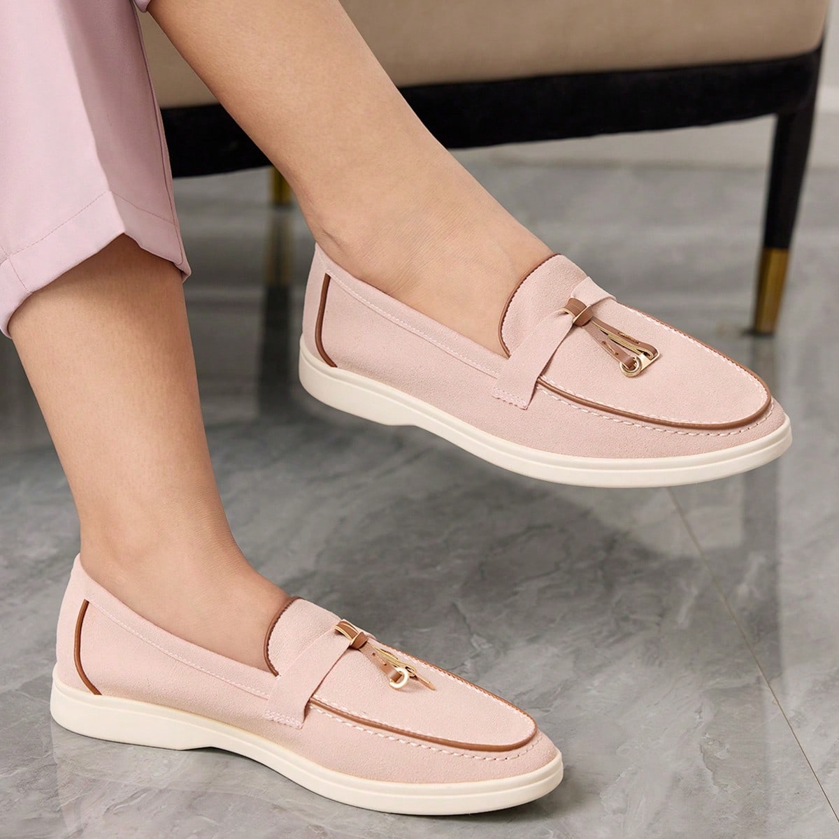 Zapatos planos versátiles y casuales para ir al trabajo