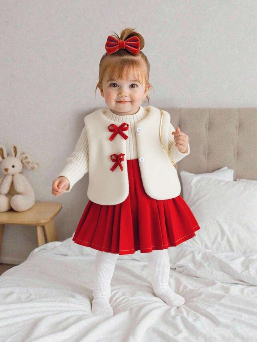 SHEIN Playful Pals 婴幼儿女童杏色蝴蝶结针织中式领长袖上衣，红色百褶裙，搭配贝雷帽，优雅淑女风四件套，适合所有季节 - 紅色 - 查看 1