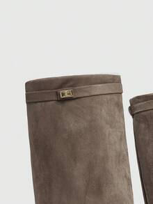 Daringsoles Giày bốt cao cổ mũi nhọn, đế dày, chất liệu da lộn, có tua rua, dáng ôm, dành cho nữ - Màu Xám nhạt - Xem 9