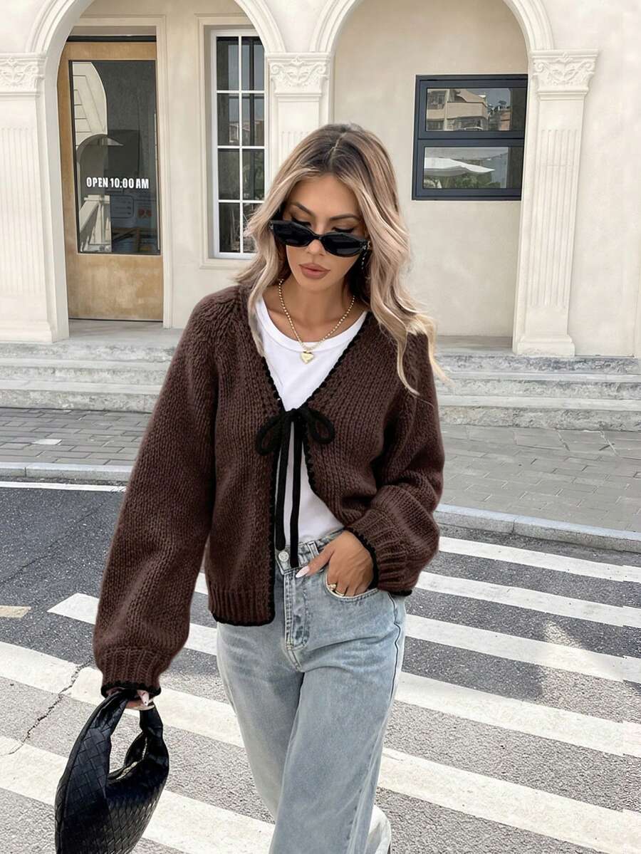 Serisse Áo khoác cardigan dài tay thắt nút phía trước viền tương phản dành cho nữ, màu xám và đen, trang phục thường ngày, FW24, đi làm, tối giản, công sở, phong cách cổ điển, đơn giản, trang phục thường ngày, giáng sinh, lễ tạ ơn dành cho nữ, năm mới, đêm giao thừa, áo khoác cardigan dài tay thắt nút cỡ lớn dành cho nữ - màu nâu - Xem 1