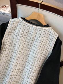GlowEve CURVE Set da donna taglie forti elegante composto da gilet da pendolare e abito plissettato a maniche lunghe - Bianco e nero - Visualizzare 9