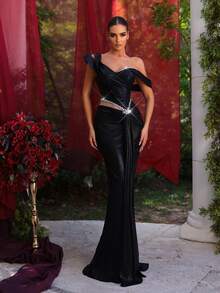 Glamrae 优雅奢华的黑色弹性涂层面料，手工水钻装饰，不对称领口，3D 袖腰，透明镂空美人鱼下摆，正式晚礼服 - 黑色 - 查看 3