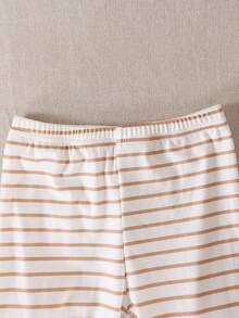 男童贴身柔软针织罗纹条纹可爱恐龙印花长袖上衣搭配同款条纹腰带裤套装 - 杏色 - 查看 3