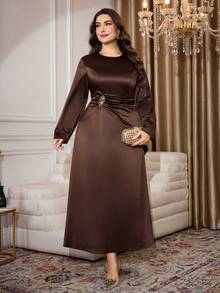 Modelyn Váy dài tay màu sô cô la thanh lịch, thắt eo, trang trí kim loại, thiết kế xếp ly cỡ lớn - màu nâu - Xem 4