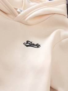 SHEIN Genkimix Kids 3件套男童休闲百搭字母刺绣落肩宽松长袖连帽衫搭配柔软宽松抽绳长裤，简约时尚设计，舒适亲肤面料，适合日常穿着、外出、冬季上学等场合。 - 彩色 - 查看 5