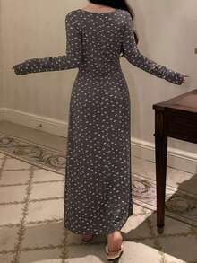 DAZY Váy ngủ Maxi dài tay thiết kế xếp nếp cổ chữ V họa tiết hoa Ditsy dành cho nữ - Màu xám đen - Xem 2