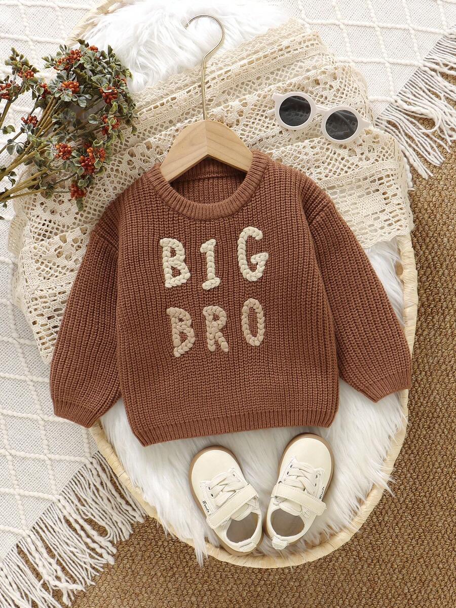 男婴棕色套头毛衣,圆领长袖,绣有英文字母,时尚简约百搭设计,适合秋冬季穿着。 - 棕色 - 查看 1