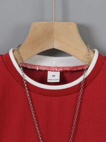 SHEIN 男童撞色T恤，舒适休闲时尚，百搭街头风、运动风、户外风、返校季皆宜 - 酒紅色 - 查看 3