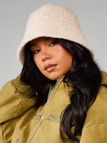 MISSGUIDED Cappello a secchiello con texture morbida e soffice, adatto per l'autunno e l'inverno, di nello stile di vita urbano - Crema - Visualizzare 4