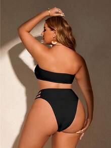 Swim SXY Große Größen Sommer Strand Bikini Set mit einfarbigem Cut Out-Design, trägerlosem Top und Bikinihose in Dreiecksform