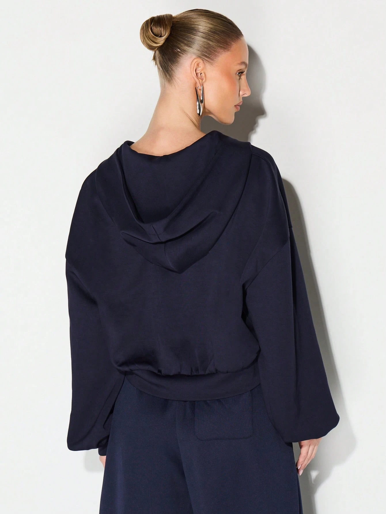 KIZN 끈이 달린 오버사이즈 풀지퍼 후드 티셔츠