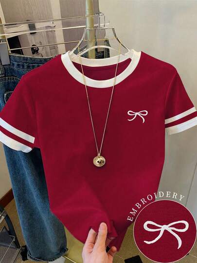 SHEIN Camiseta de mujer/Estampado con bordado de lazo/Artesanía de bordado/Camiseta holgada casual de mujer de cuello redondo con contraste de color/Camiseta de moda/Primavera y verano