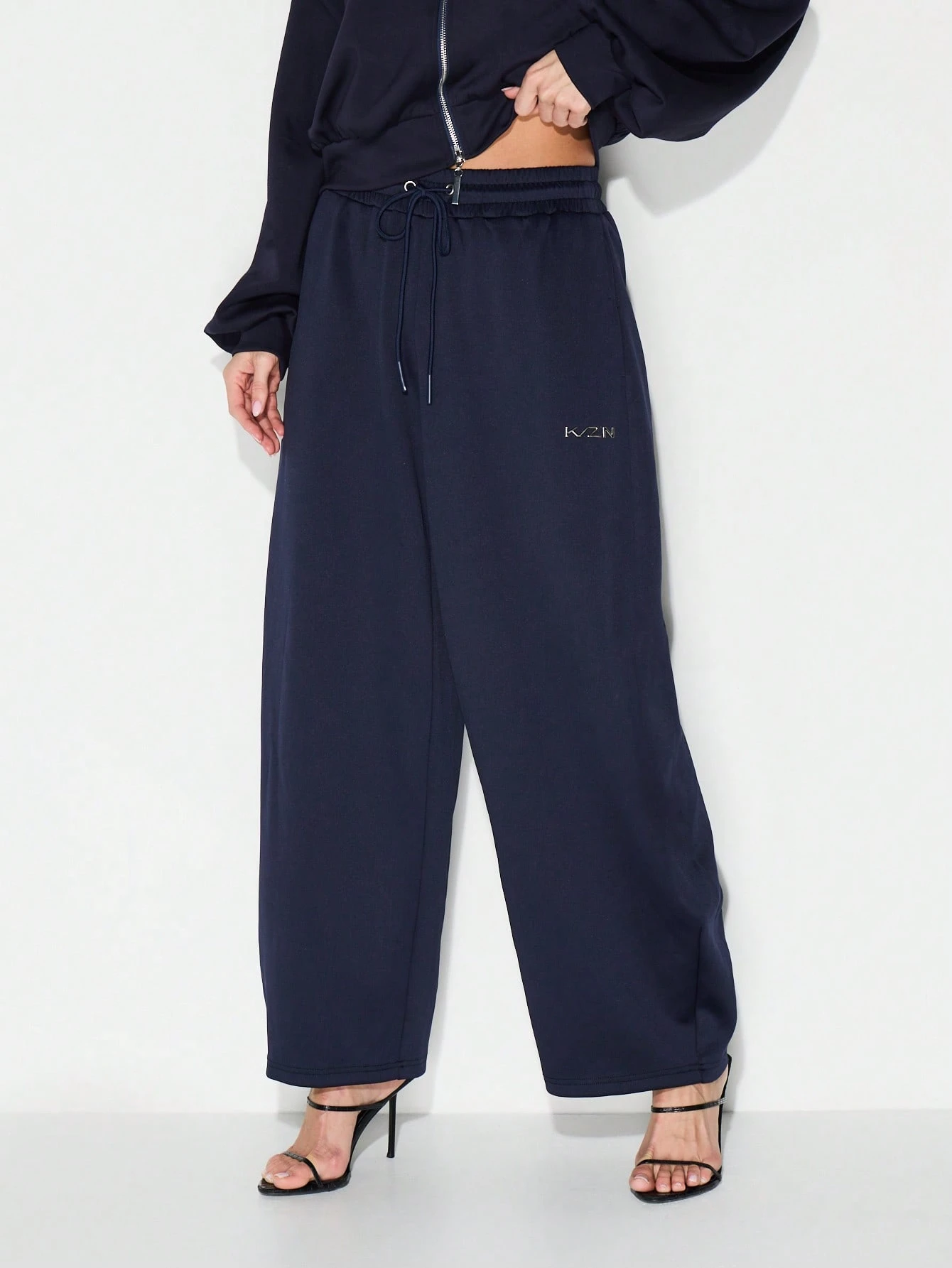 KIZN 사이드 포켓이 있는 와이드 레그 드로스트링 스웨트팬츠