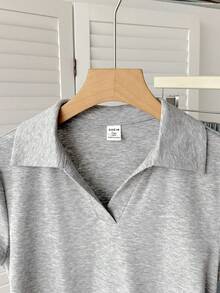 SHEIN 少女灰色百搭方领短袖T恤，设计师款，夏季休闲Polo衫，及腰长度，修身剪裁，清新少女风 - 淺灰色 - 查看 6