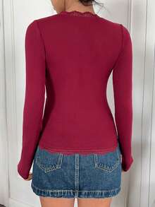 Zavorell قميص نسائي أنيق وجذاب بياقة مربعة من الدانتيل الأحمر شفاف الأمام وأكمام طويلة، مناسب للربيع والخريف، مناسب لحفلات رأس السنة/عيد الميلاد/حفلات البروم بأسلوب جوث - عنابي اللون - مشاهدة 2