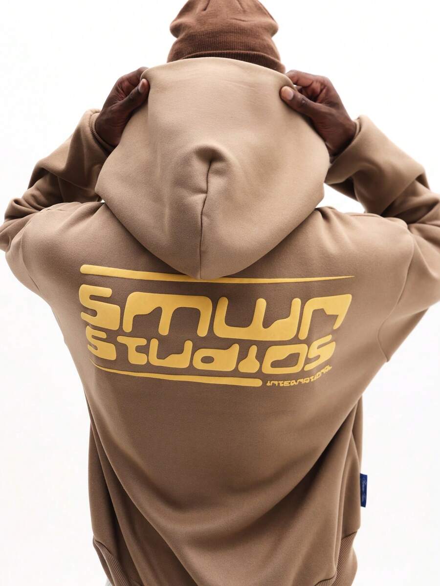 SUMWON 常规款超大套头连帽衫,配有中央口袋和抽绳兜帽,适合休闲街头服饰 - 棕色 - 查看 1