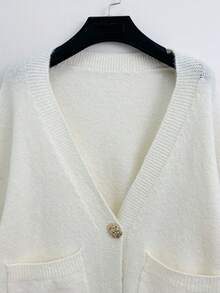 Franclia 白色金属纽扣时尚复古优雅百搭商务休闲度假长袖V领宽松女针织开衫，适合春秋冬 - 白色 - 查看 3