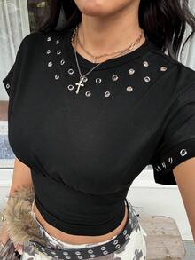 Muchica 女士时尚镂空设计收腰短袖T恤，适合外出、街头潮流、Y2K风格 - 黑色 - 查看 1