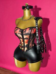 Slaydiva 2025 秋季新款万圣节生日派对宴会学院风学生日常休闲邮轮旅行病毒式街头服饰性感俱乐部 Y2K 朋克赛车字母印花铆钉撞色钩针短款上衣搭配紧身 PU 短裤侧镂空交叉带迷你短裤女款两件套 - 彩色 - 查看 2