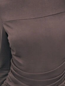 Nöista Grå långärmad blus med smickrande rynkad midja, ett elegant och sofistikerat alternativ för kvinnors vårlovsoutfits, perfekt för polerade utekvällar, festliga födelsedagsoutfits för kvinnor, klädstyling och raffinerad alla hjärtans dag. - Aprikos - Visa 7